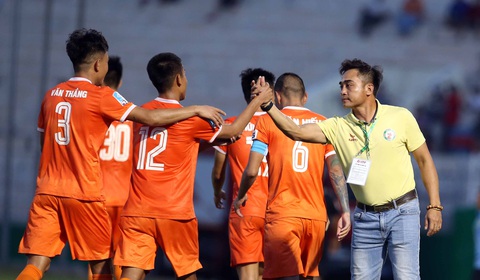 Bình Định vùi dập Đắk Lắk 4-0 trong ngày khai mạc Giải hạng nhất 2020 - Ảnh 4. Bình Định vùi dập Đắk Lắk 4-0 trong ngày khai mạc Giải hạng nhất 2020 - Ảnh 4.