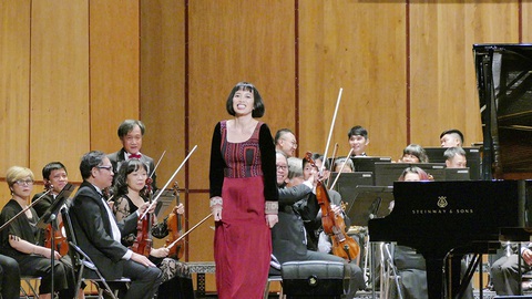 Nghệ sĩ piano Bích Trà: Âm nhạc đi xuyên qua từng tế bào của tôi - Ảnh 4. Nghệ sĩ piano Bích Trà: Âm nhạc đi xuyên qua từng tế bào của tôi - Ảnh 4.