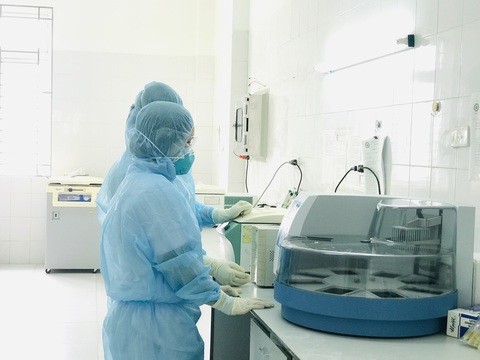 Mua máy xét nghiệm COVID-19 tại Thanh Hóa: đơn vị tư vấn có sơ suất - Ảnh 1. Mua máy xét nghiệm COVID-19 tại Thanh Hóa: đơn vị tư vấn có sơ suất - Ảnh 1.