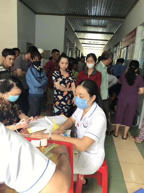 Hơn 120 người nhập viện nghi bị ngộ độc sau khi ăn cưới - Ảnh 3. Hơn 120 người nhập viện nghi bị ngộ độc sau khi ăn cưới - Ảnh 3.