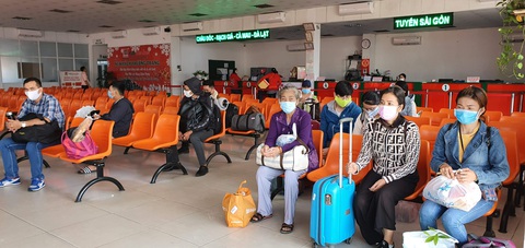 Vụ bến xe Cần Thơ bị ‘tố’ thu phí vô tội vạ: Sở Tài chính nói chờ rà soát - Ảnh 2. Vụ bến xe Cần Thơ bị ‘tố’ thu phí vô tội vạ: Sở Tài chính nói chờ rà soát - Ảnh 2.