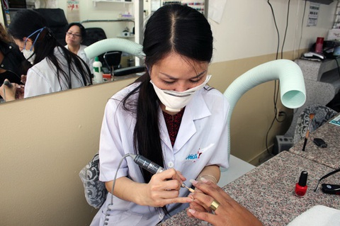 California vẫn cấm tiệm nail mở cửa, người Việt bức xúc - Ảnh 1. California vẫn cấm tiệm nail mở cửa, người Việt bức xúc - Ảnh 1.