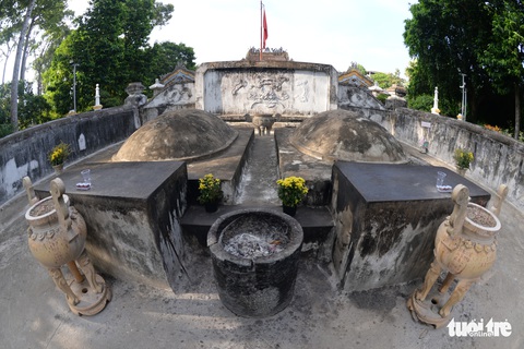 Những hình ảnh kể sự tích ở lăng Tả quân Lê Văn Duyệt - Ảnh 1. Những hình ảnh kể sự tích ở lăng Tả quân Lê Văn Duyệt - Ảnh 1.