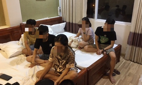 Nam thanh nữ tú thuê khách sạn để soạn tiệc ma túy - Ảnh 1. Nam thanh nữ tú thuê khách sạn để soạn tiệc ma túy - Ảnh 1.