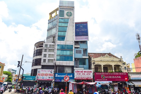 Sôi động Ngày không tiền mặt trên các billboard và băngrôn - Ảnh 4. Sôi động Ngày không tiền mặt trên các billboard và băngrôn - Ảnh 4.