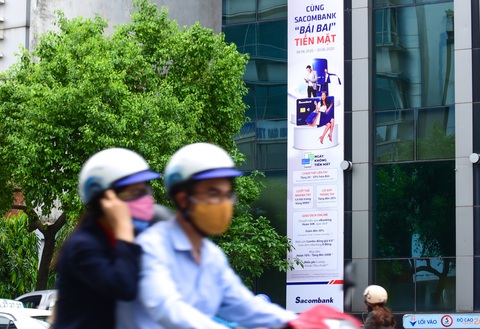 Sôi động Ngày không tiền mặt trên các billboard và băngrôn - Ảnh 5. Sôi động Ngày không tiền mặt trên các billboard và băngrôn - Ảnh 5.