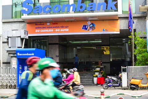 Sôi động Ngày không tiền mặt trên các billboard và băngrôn - Ảnh 9. Sôi động Ngày không tiền mặt trên các billboard và băngrôn - Ảnh 9.