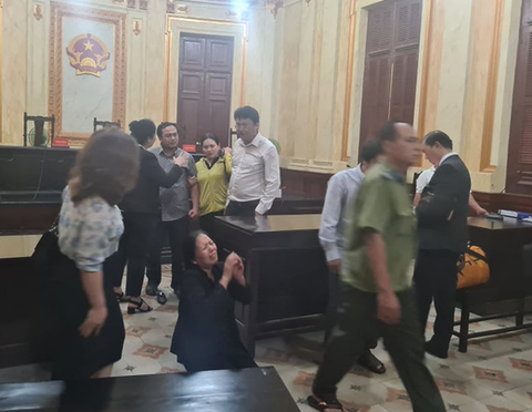 Kịp thời ngăn đương sự định nhảy lầu sau khi tòa tuyên án - Ảnh 2. Kịp thời ngăn đương sự định nhảy lầu sau khi tòa tuyên án - Ảnh 2.