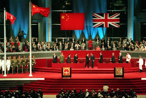 Bắc Kinh dùng luật an ninh để giữ Hong Kong trong tâm phục khẩu phục? - Ảnh 1. Bắc Kinh dùng luật an ninh để giữ Hong Kong trong tâm phục khẩu phục? - Ảnh 1.