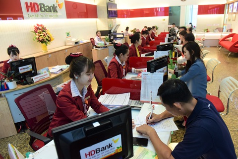 Ngân hàng đẩy mạnh tín dụng xanh, ưu đãi cho vay lắp điện mặt trời áp mái - Ảnh 1. Ngân hàng đẩy mạnh tín dụng xanh, ưu đãi cho vay lắp điện mặt trời áp mái - Ảnh 1.