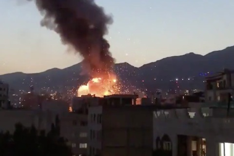 Nổ lớn tại phòng khám ở Tehran, 19 người thiệt mạng - Ảnh 1. Nổ lớn tại phòng khám ở Tehran, 19 người thiệt mạng - Ảnh 1.