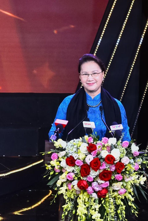 Chúng tôi không thể lùi vì phía sau là nhân dân - Ảnh 1. Chúng tôi không thể lùi vì phía sau là nhân dân - Ảnh 1.