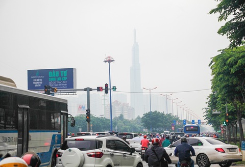 TP.HCM mưa sáng sớm, hôm nay ba miền mưa dông - Ảnh 4. TP.HCM mưa sáng sớm, hôm nay ba miền mưa dông - Ảnh 4.