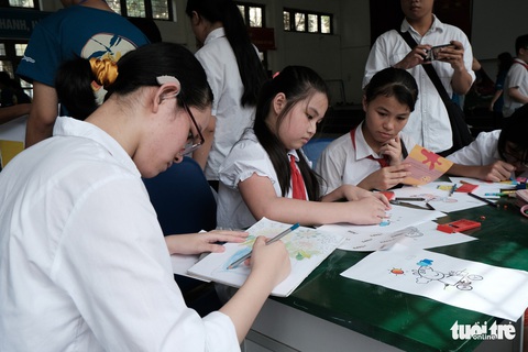 Ngắm nụ cười tươi vui của các em nhỏ khiếm thính hòa mình vào Bống bống bang bang - Ảnh 6. Ngắm nụ cười tươi vui của các em nhỏ khiếm thính hòa mình vào Bống bống bang bang - Ảnh 6.