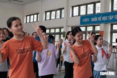 Ngắm nụ cười tươi vui của các em nhỏ khiếm thính hòa mình vào Bống bống bang bang - Ảnh 4. Ngắm nụ cười tươi vui của các em nhỏ khiếm thính hòa mình vào Bống bống bang bang - Ảnh 4.