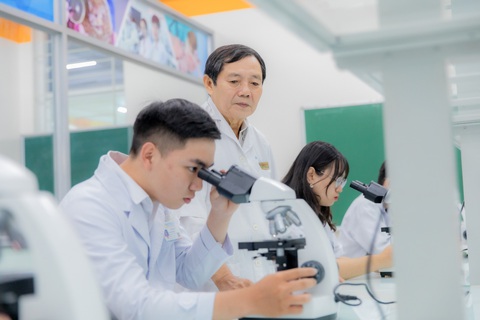 Có điểm lớp 12, tự tin vào Đại học bằng phương thức xét tuyển học bạ - Ảnh 3. Có điểm lớp 12, tự tin vào Đại học bằng phương thức xét tuyển học bạ - Ảnh 3.