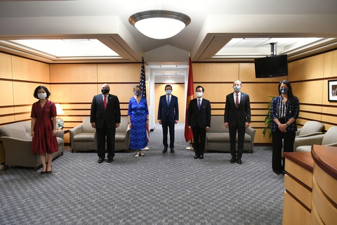 Chủ tịch Nguyễn Phú Trọng, Tổng thống Donald Trump chúc mừng 25 năm quan hệ Việt - Mỹ - Ảnh 2. Chủ tịch Nguyễn Phú Trọng, Tổng thống Donald Trump chúc mừng 25 năm quan hệ Việt - Mỹ - Ảnh 2.