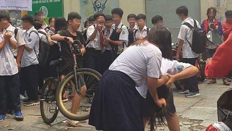 Tự hào vì con ngăn bạn đánh nhau - Ảnh 1. Tự hào vì con ngăn bạn đánh nhau - Ảnh 1.