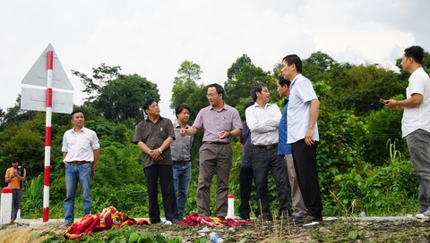 Xe khách rơi xuống vực: hộp số đang ở số 4, phụ xe dương tính ma túy - Ảnh 2. Xe khách rơi xuống vực: hộp số đang ở số 4, phụ xe dương tính ma túy - Ảnh 2.