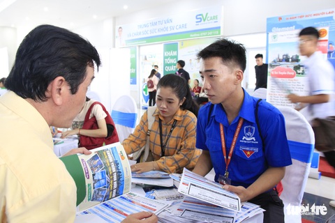 ‘Tiếp sức người lao động’ với sàn việc làm hơn 5.000 vị trí tuyển dụng - Ảnh 7. ‘Tiếp sức người lao động’ với sàn việc làm hơn 5.000 vị trí tuyển dụng - Ảnh 7.