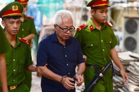 Tòa bất ngờ trả hồ sơ điều tra bổ sung vụ án Trần Phương Bình - Ảnh 1. Tòa bất ngờ trả hồ sơ điều tra bổ sung vụ án Trần Phương Bình - Ảnh 1.