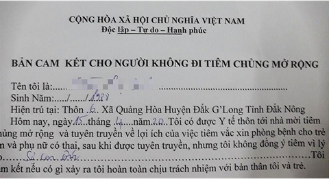 Dân không chịu tiêm chủng phải viết bản cam kết ‘từ chối tiêm’ - Ảnh 2. Dân không chịu tiêm chủng phải viết bản cam kết ‘từ chối tiêm’ - Ảnh 2.