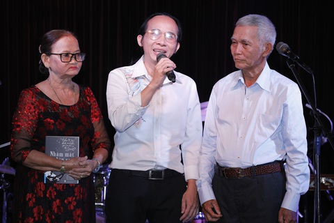 Nghệ sĩ Hà Chương ra mắt tự truyện tiếp thêm lửa cho giới trẻ - Ảnh 5. Nghệ sĩ Hà Chương ra mắt tự truyện tiếp thêm lửa cho giới trẻ - Ảnh 5.