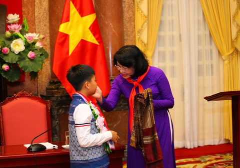 Phó chủ tịch nước: Đi nhanh hơn, về đích sớm hơn chính là nhờ sự sáng tạo - Ảnh 1. Phó chủ tịch nước: Đi nhanh hơn, về đích sớm hơn chính là nhờ sự sáng tạo - Ảnh 1.