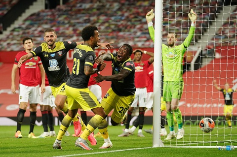 Manchester United mất 2 điểm đáng tiếc ở phút 90+6 - Ảnh 3. Manchester United mất 2 điểm đáng tiếc ở phút 90+6 - Ảnh 3.