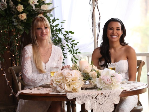 Đã tìm thấy thi thể nữ diễn viên Naya Rivera của Glee ở dưới đáy hồ - Ảnh 3. Đã tìm thấy thi thể nữ diễn viên Naya Rivera của Glee ở dưới đáy hồ - Ảnh 3.