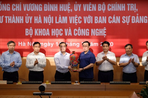 Chủ tịch Hà Nội Nguyễn Đức Chung: ‘Làm rõ ứng dụng KH-CN trong phát triển - Ảnh 1. Chủ tịch Hà Nội Nguyễn Đức Chung: ‘Làm rõ ứng dụng KH-CN trong phát triển - Ảnh 1.
