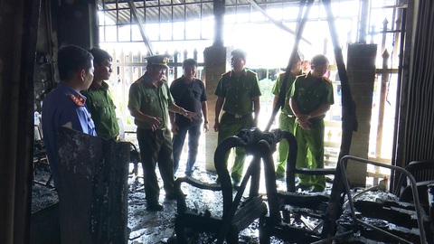 Đốt nhà người tình làm 3 người bị thương nghi do ghen tuông - Ảnh 2. Đốt nhà người tình làm 3 người bị thương nghi do ghen tuông - Ảnh 2.
