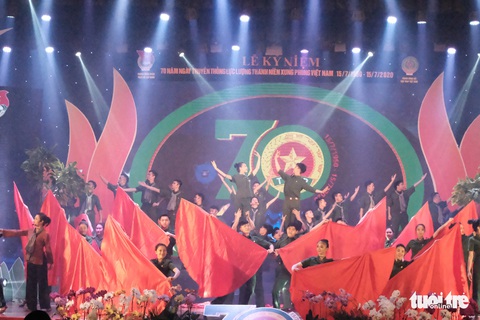 Thủ tướng Nguyễn Xuân Phúc: Nơi gian khổ, khó khăn, có thanh niên xung phong - Ảnh 2. Thủ tướng Nguyễn Xuân Phúc: Nơi gian khổ, khó khăn, có thanh niên xung phong - Ảnh 2.