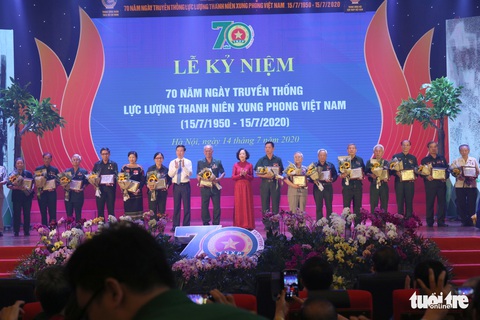 Thủ tướng Nguyễn Xuân Phúc: Nơi gian khổ, khó khăn, có thanh niên xung phong - Ảnh 5. Thủ tướng Nguyễn Xuân Phúc: Nơi gian khổ, khó khăn, có thanh niên xung phong - Ảnh 5.