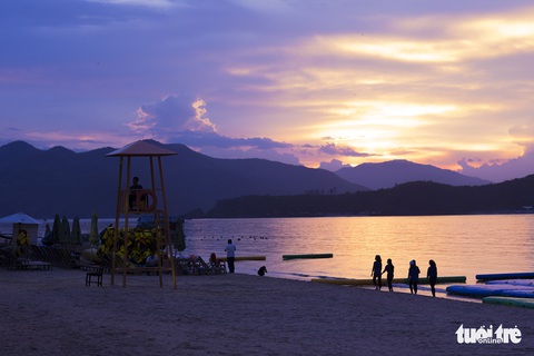 Du lịch Nha Trang giảm giá sâu, khách đông trở lại - Ảnh 8. Du lịch Nha Trang giảm giá sâu, khách đông trở lại - Ảnh 8.