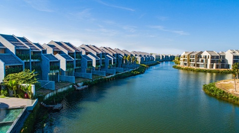 Casamia: Quần thể biệt thự sở hữu bến du thuyền tại Hội An - Ảnh 2.