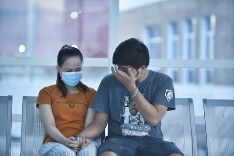 Gần 100 y bác sĩ bắt đầu ca đại phẫu 12 tiếng tách rời cặp song sinh phức tạp nhất Việt Nam - Ảnh 8. Gần 100 y bác sĩ bắt đầu ca đại phẫu 12 tiếng tách rời cặp song sinh phức tạp nhất Việt Nam - Ảnh 8.
