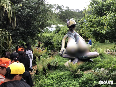 Tượng ma, quỷ chưa được thẩm định: Tạm đóng cửa khu du lịch Quỷ Núi - Ảnh 2. Tượng ma, quỷ chưa được thẩm định: Tạm đóng cửa khu du lịch Quỷ Núi - Ảnh 2.