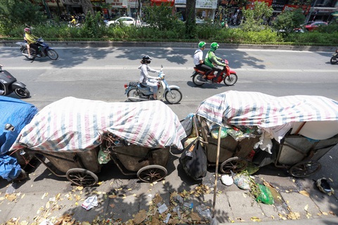 Rác nội thành Hà Nội ùn ứ vì dân chặn xe vào bãi rác Nam Sơn - Ảnh 4. Rác nội thành Hà Nội ùn ứ vì dân chặn xe vào bãi rác Nam Sơn - Ảnh 4.