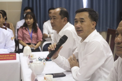 Thứ trưởng Trần Văn Thuấn: Cần quan tâm bệnh viện tuyến quận để phục vụ người dân - Ảnh 1. Thứ trưởng Trần Văn Thuấn: Cần quan tâm bệnh viện tuyến quận để phục vụ người dân - Ảnh 1.