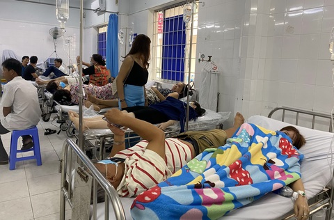 Công ty thuốc trừ sâu tổ chức tiệc, cả trăm người trúng thực - Ảnh 1. Công ty thuốc trừ sâu tổ chức tiệc, cả trăm người trúng thực - Ảnh 1.