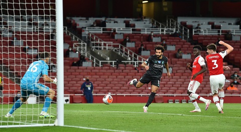 Thua ngược Arsenal, Liverpool vỡ mộng phá kỷ lục của Man City - Ảnh 4. Thua ngược Arsenal, Liverpool vỡ mộng phá kỷ lục của Man City - Ảnh 4.