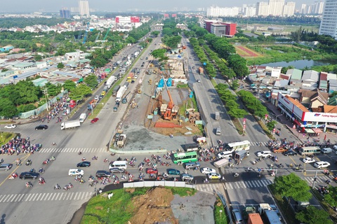 Tìm lời giải cho giao thông, đô thị Nam Sài Gòn - Ảnh 2. Tìm lời giải cho giao thông, đô thị Nam Sài Gòn - Ảnh 2.