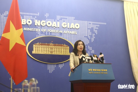 Bộ Ngoại giao nhắc lại cách mua vé bay về Việt Nam mùa dịch COVID-19 - Ảnh 1. Bộ Ngoại giao nhắc lại cách mua vé bay về Việt Nam mùa dịch COVID-19 - Ảnh 1.