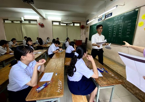 Gợi ý giải môn ngữ văn thi vào lớp 10 TP.HCM - Ảnh 1. Gợi ý giải môn ngữ văn thi vào lớp 10 TP.HCM - Ảnh 1.