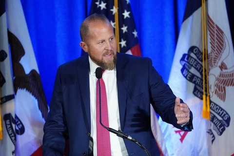 Đang tụt phía sau đối thủ Joe Biden, ông Trump thay quản lý chiến dịch tái tranh cử - Ảnh 1. Đang tụt phía sau đối thủ Joe Biden, ông Trump thay quản lý chiến dịch tái tranh cử - Ảnh 1.