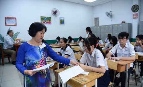 Sáng nay thi lớp 10 ở Hà Nội, TP.HCM: Dù kết quả thế nào thì bố mẹ vẫn yêu con - Ảnh 10. Sáng nay thi lớp 10 ở Hà Nội, TP.HCM: Dù kết quả thế nào thì bố mẹ vẫn yêu con - Ảnh 10.