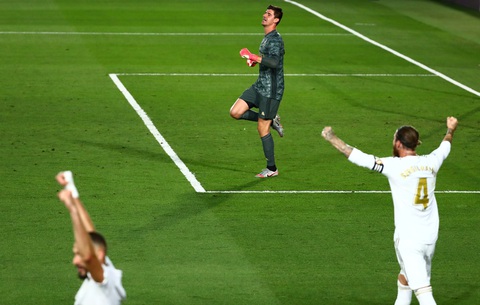 Real Madrid mở hội ăn mừng chức vô địch của mùa giải kéo dài 11 tháng - Ảnh 5. Real Madrid mở hội ăn mừng chức vô địch của mùa giải kéo dài 11 tháng - Ảnh 5.