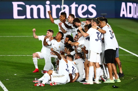 Real Madrid mở hội ăn mừng chức vô địch của mùa giải kéo dài 11 tháng - Ảnh 15. Real Madrid mở hội ăn mừng chức vô địch của mùa giải kéo dài 11 tháng - Ảnh 15.