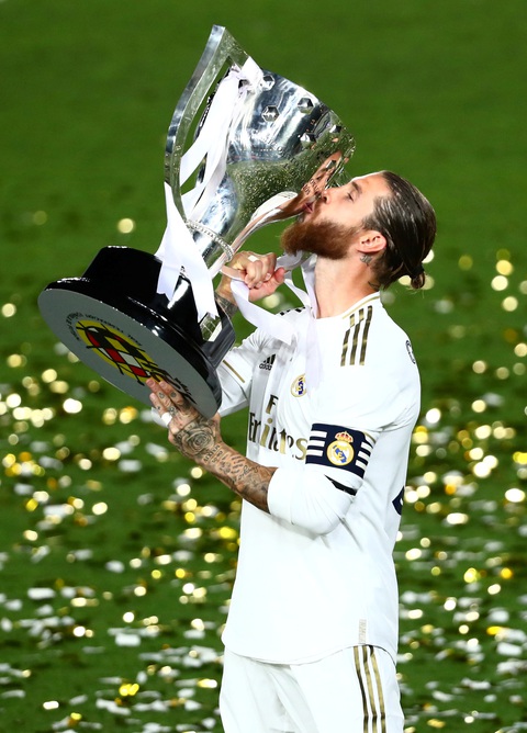 Real Madrid mở hội ăn mừng chức vô địch của mùa giải kéo dài 11 tháng - Ảnh 12. Real Madrid mở hội ăn mừng chức vô địch của mùa giải kéo dài 11 tháng - Ảnh 12.